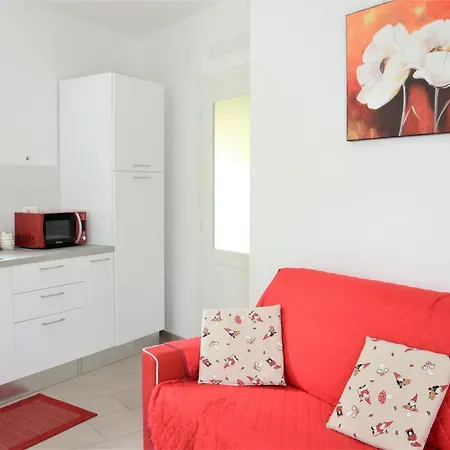 La Casa Di Pippo-bilocale Rosso Holiday home